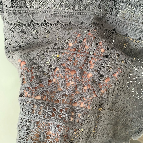 Jack Wills lace top in grey colour. Size: 8 (US) - Picture 3 of 6